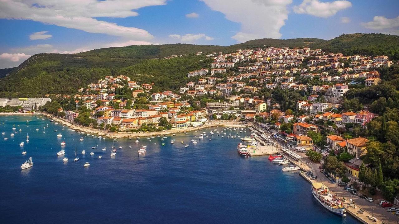 Apartment Vanilla I With Beautiful Seaview Rabac Bagian luar foto