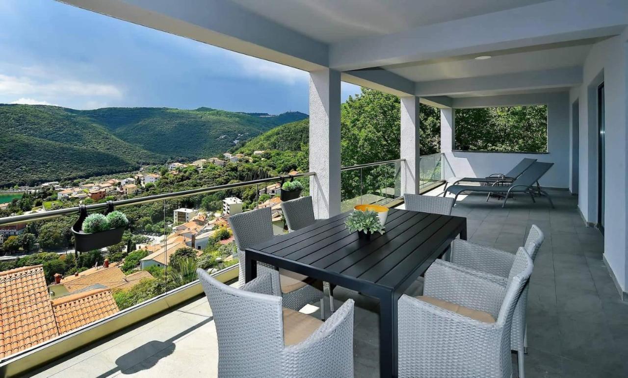 Apartment Vanilla I With Beautiful Seaview Rabac Bagian luar foto